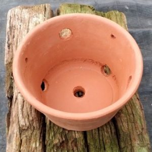 Vaso de barro cônico (18 cm de boca x 10 cm de altura)