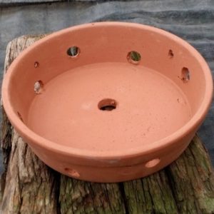 Vaso de barro cônico baixo (22 cm de boca x 5,5 cm de altura)